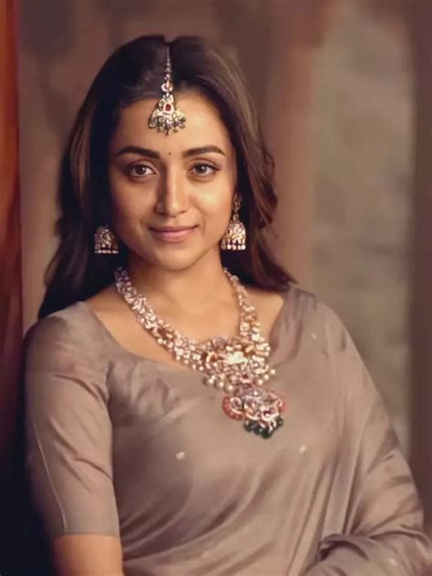 Trisha Krishnan made fans go awe over her beautiful ethnic looks ...