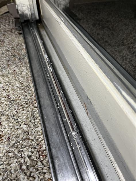 Sliding door stuck : r/fixit