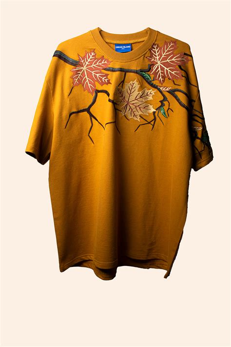 Honey Maple Leaf T-shirt – Dream Island