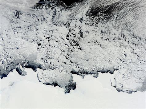 宇航员太空拍摄南极光：神秘梦幻如跳动的火焰-新闻中心-温州网