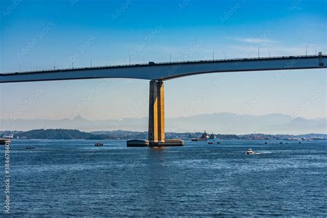 The Rio-Niterói Bridge, a section of the BR-101 over Guanabara Bay between the cities of Rio de Jane