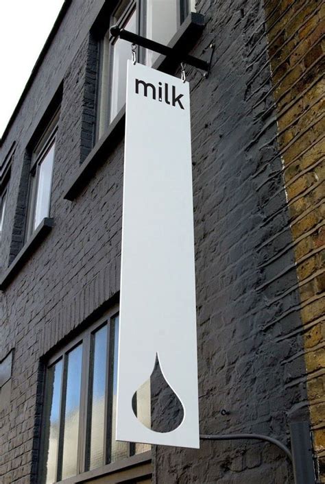 Corner Building Signs 的图像结果