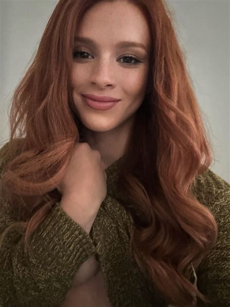 Pelfie Scroller - Surveys Hyatt