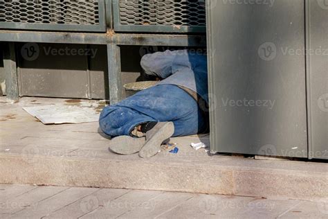 Homeless Person 的图像结果