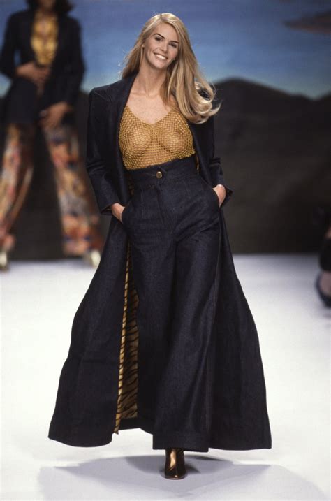 Elle McPherson : CelebritySeeThru