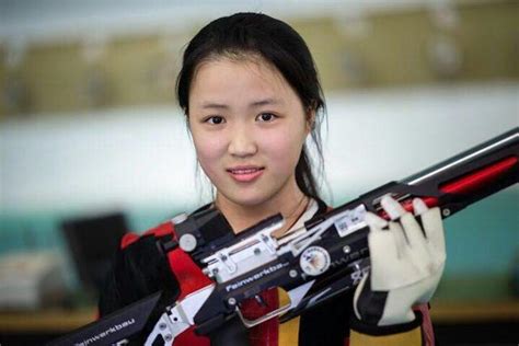 奥运首金杨倩：11岁练射击，18岁上清华，21岁拿冠 军！她如何成为别人家的孩子？_上海新航道