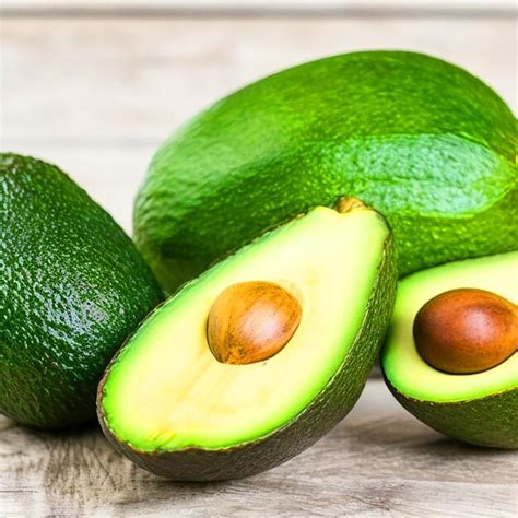 Avocado Tree Yellow Leaves 的图像结果