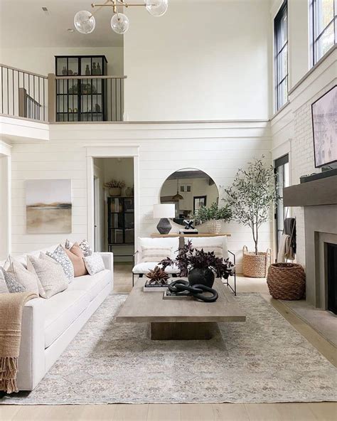 32 Stunning Modern Coffee Table Décor for Your Living Room