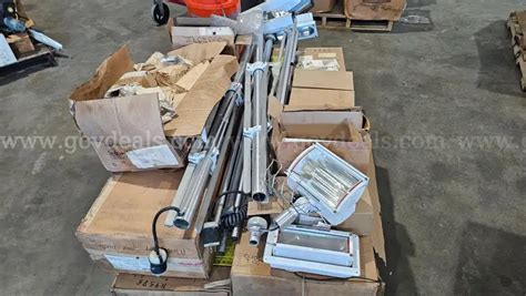 Halogen fire truck lighting. pole light and tripod new old stock ...