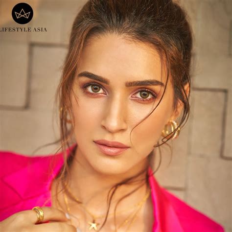 Kriti Sanon - Aubrey Mini Hoops – ANATINA