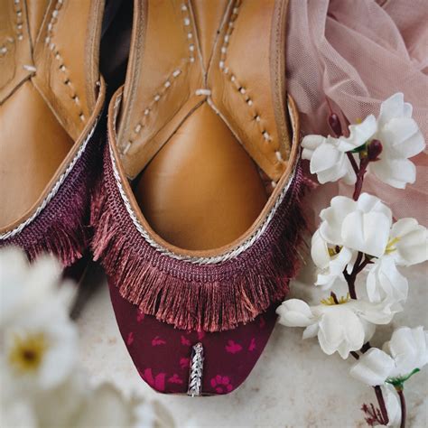 Buy Maroon French Laced Printed Jutti | Rustorange