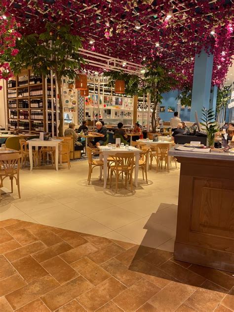 Restaurant Decor Ideas 的图像结果