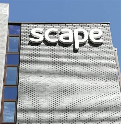 High Level Building Signage 的图像结果