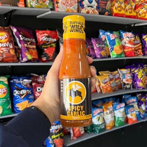 Buffalo Wild Wings Spicy Garlic Buffalo Sauce, 12 fl. oz. - LOOP MX