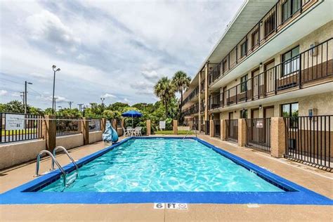 RODEWAY INN FAIRGROUNDS-CASINO (Tampa) - Motel Reviews, Photos, Rate ...