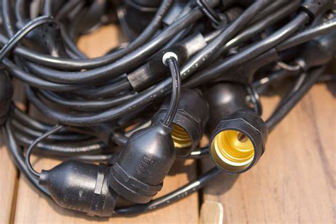 String Light Installation 的图像结果