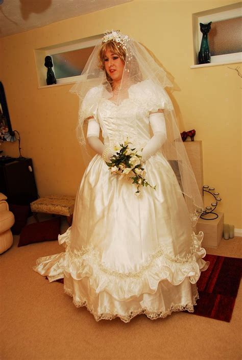 Man Dressed as Bride Wedding 的图像结果