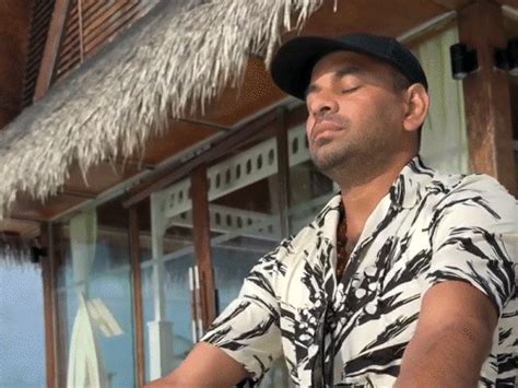 Tej Pratap Meditates in Maldives, Netizens Mock His English
