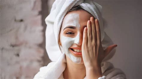 4 Curd Face Packs To Restore Skin Moisture In Cold Weather | Herzindagi