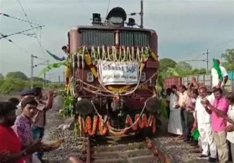 First train carrying 2.5 million litres of water arrives in parched ...
