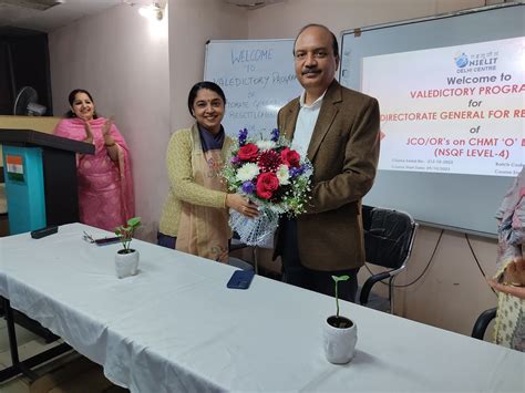 Warm welcome by NIELIT Delhi Centre staff to Shri. Subhanshu Tiwari as ...