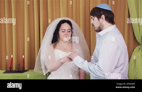 Jewish Bride and Groom 的图像结果