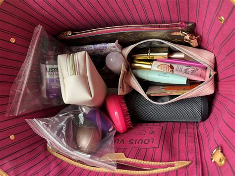 What's in my Outcall bag! - Jasmine Gray