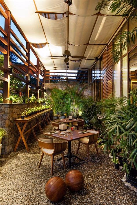 Outdoor Cafe 的图像结果