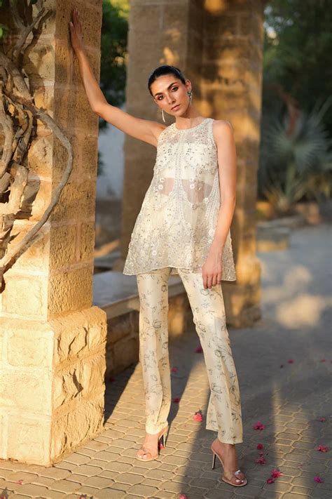 Tara Edit 24 - Isra – Nainpreet - The Collective