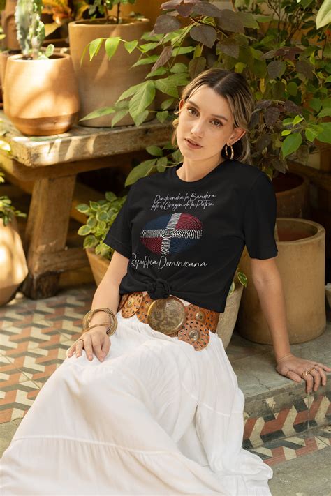 Unisex Short Sleeve T-shirt in Spanish From Dominican Republic - Etsy