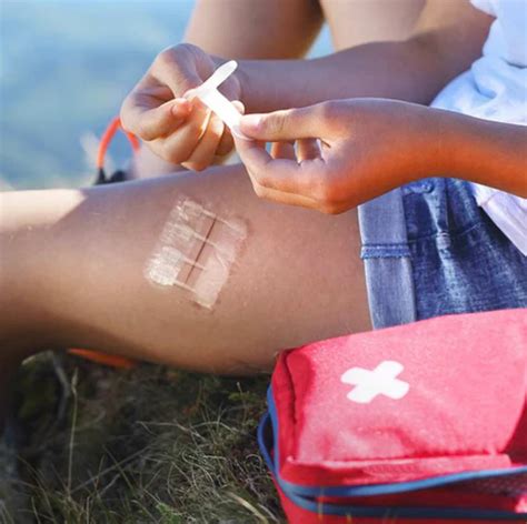 Wound Closure Kit – 2 Pcs, Suture-Free Strips – AVOXZY