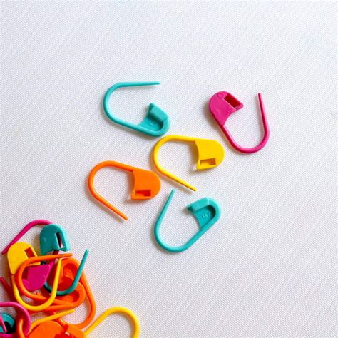 Buy Online Safety Stitch Marker Plastic |slip onto the stitches ...