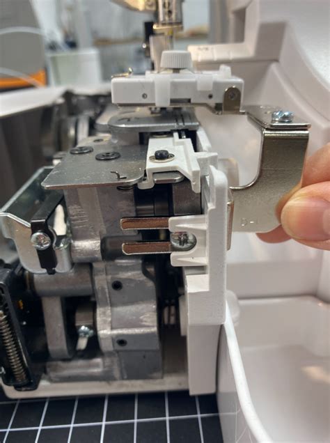 Sewing Elastic with Serger Tutorial 的图像结果