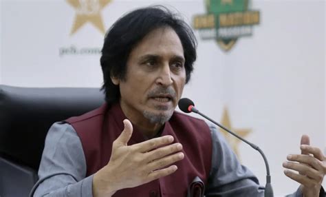 Video Of Ramiz Raja Trying To Snatch Journalist's Phone Post Asia Cup ...