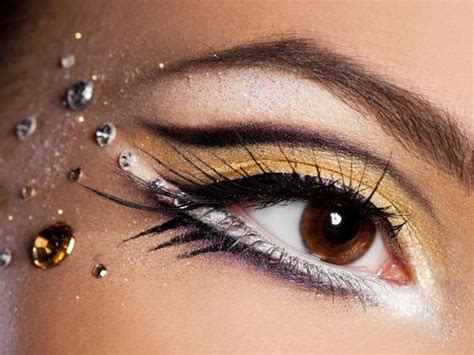 Vision Quest: Colour Blocking With Eye Make-Up!