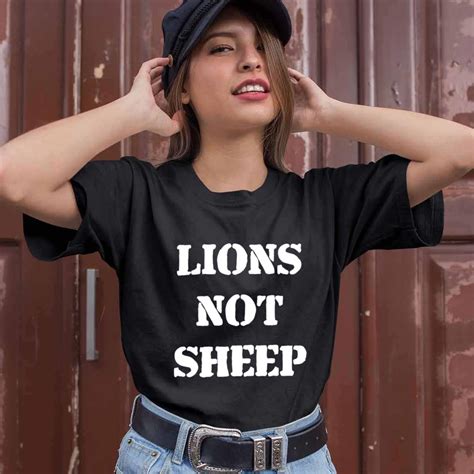 Julian Edelman Wearing Lion Not Sheep Shirt - Lesgusa