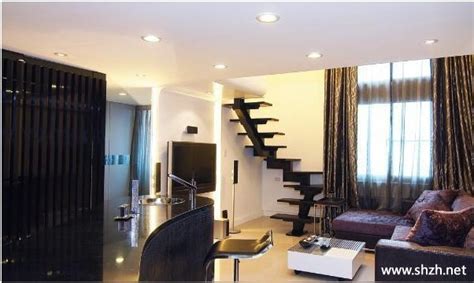 小户型跃层复式客厅楼梯-上海装潢网