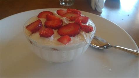 RUSTOM'S STRAWBERRY INN, Panchgani - Restaurant Reviews, Phone Number ...