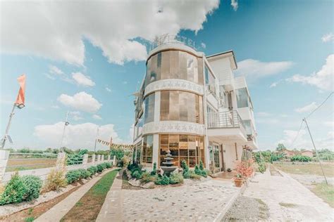 PILOT HOTEL AND GARDEN RESORT (Alaminos City) - Hotel Reviews & Photos ...