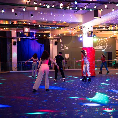 30m x 15m roller skating rink - ModuCourts