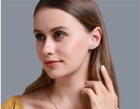 Princess Lab Grown Diamond Solitaire EarStud Earring in Gold – Jewelslane