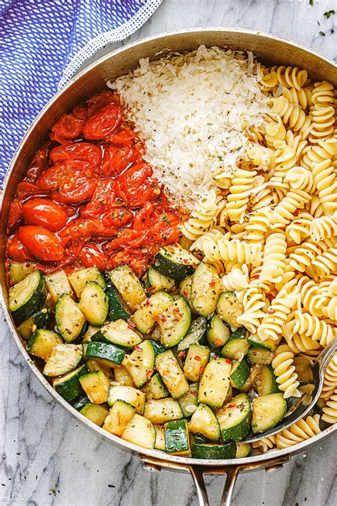 Healthy Tomato Zucchini Pasta Recipe