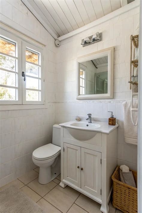 Elegant Ideas for a White, Small Bathroom - Light and Layer