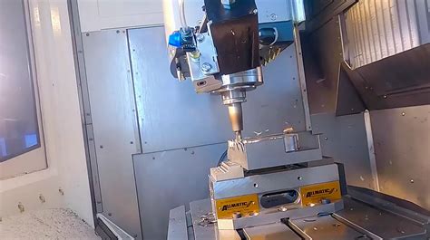 Milling Machine Basics: Types, Classifications, and Cutting Tools