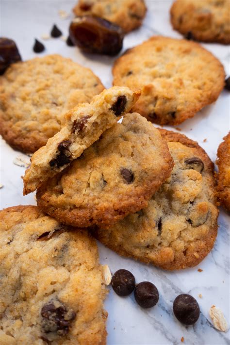 Best Sticky Date Cookie Recipe (Crispy and Chewy) - B's Bites All Recipes