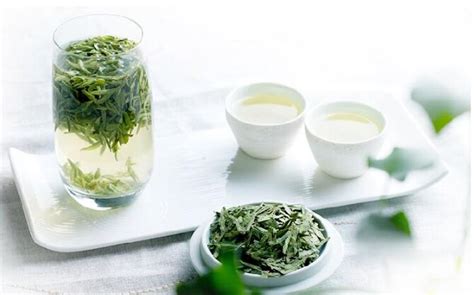 西湖龙井茶的特点和功效主要有哪些呢_苦荞茶文化