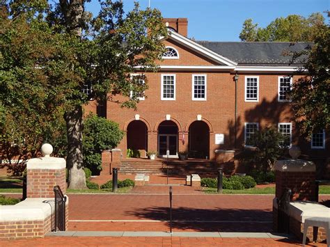 Hampden-Sydney College: Gilmer Hall | MCWB Architects