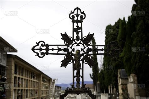 坟墓 的图像结果