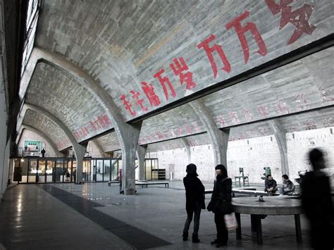798: Factory/Art in Beijing – Decipher City