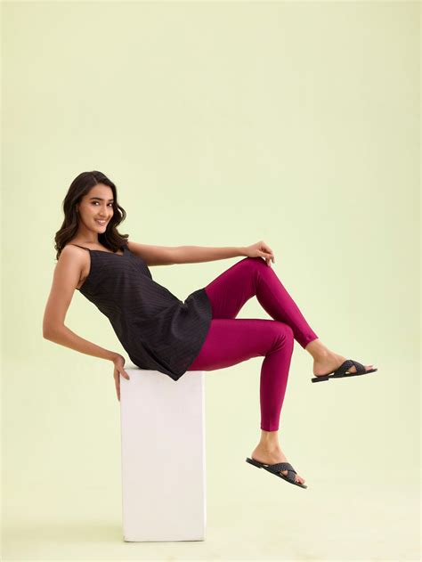 Dark Rose Nylon Stretch Shimmer Leggings – Go Colors India
